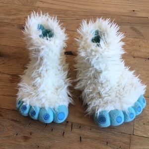 Monster feet kids house shoes size 7-9